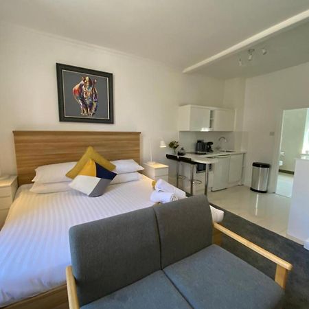 Sun Street Aparthotel Ланкастер Экстерьер фото
