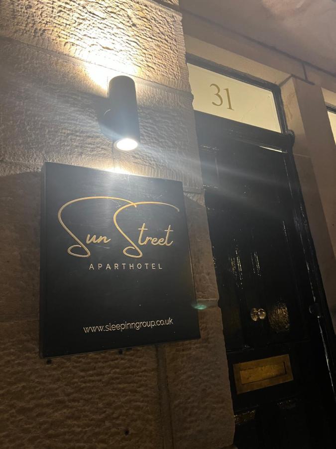Sun Street Aparthotel Ланкастер Экстерьер фото