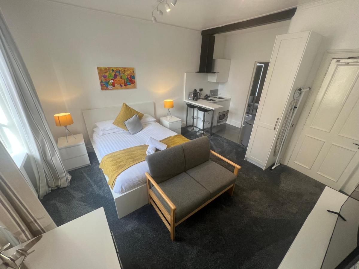 Sun Street Aparthotel Ланкастер Экстерьер фото