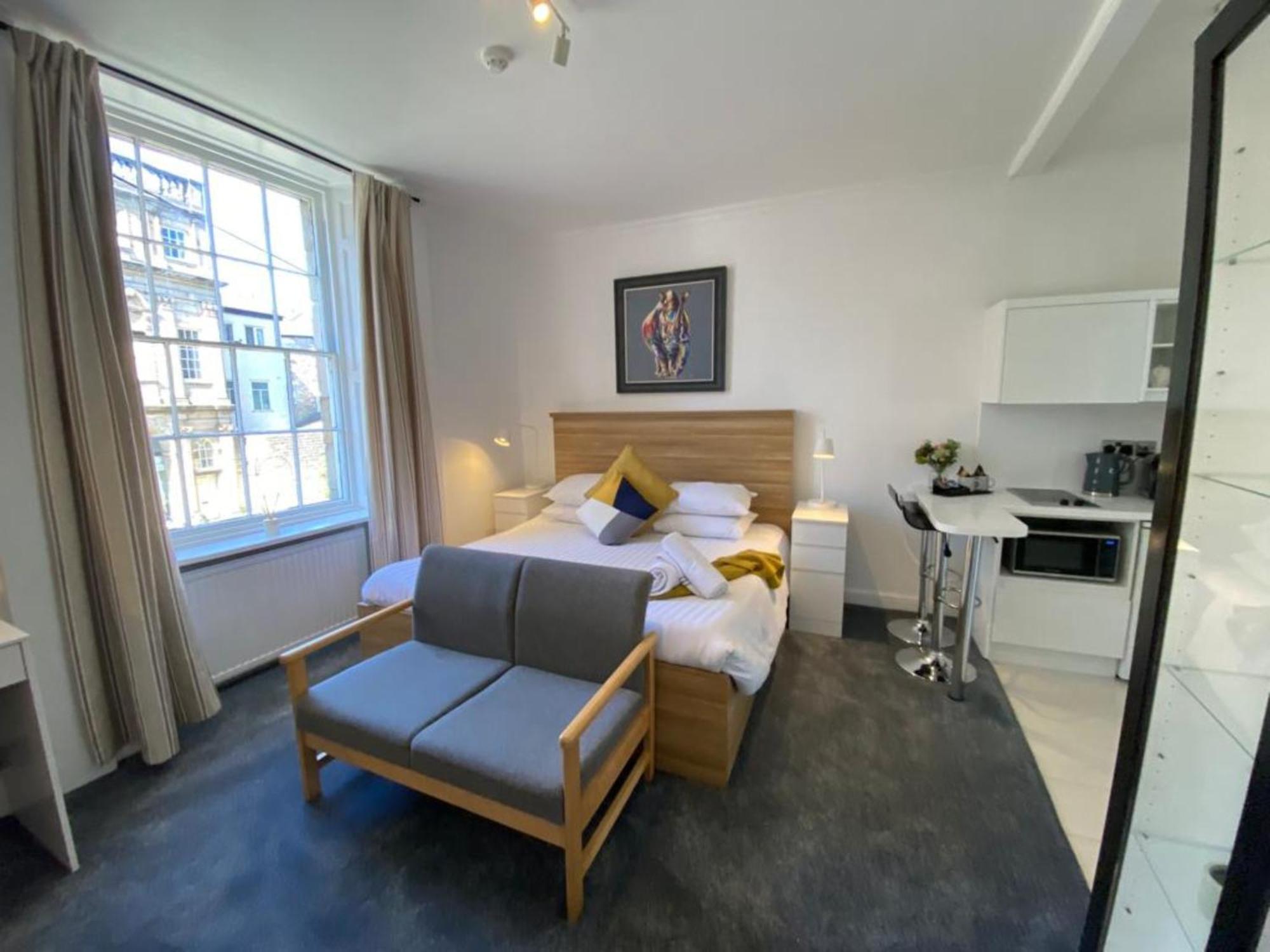 Sun Street Aparthotel Ланкастер Экстерьер фото